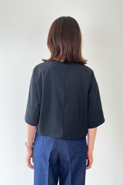 ショート丈ブラウス