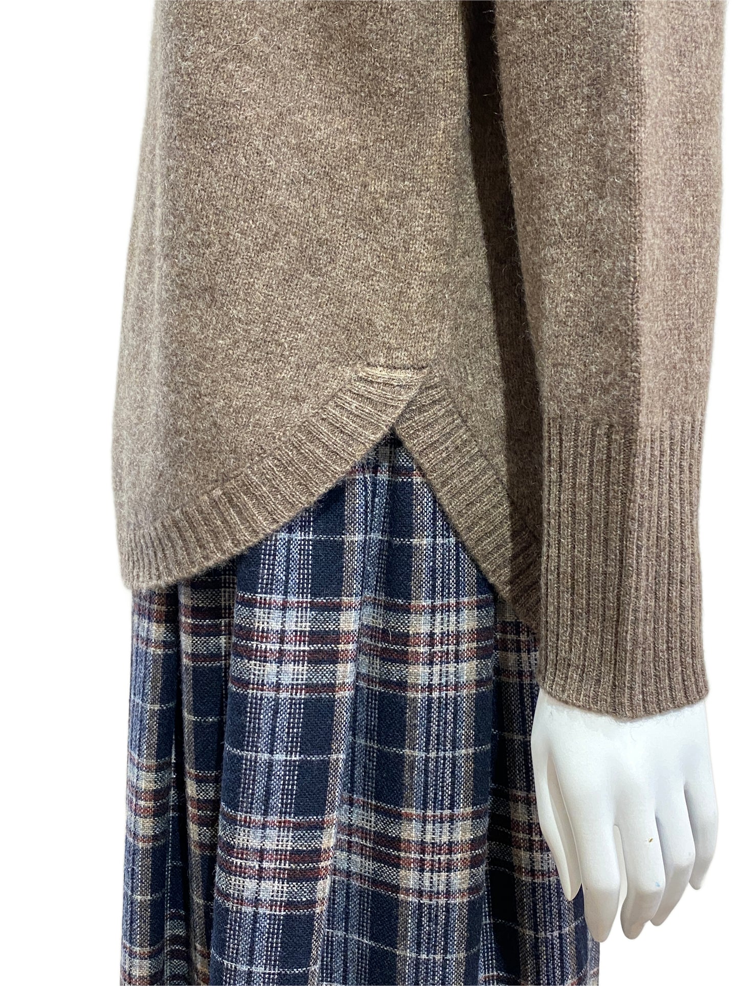 PINETA(ピネタ) 裾カーブプルオーバー P53-N585