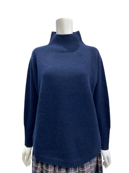 PINETA(ピネタ) 裾カーブプルオーバー P53-N585