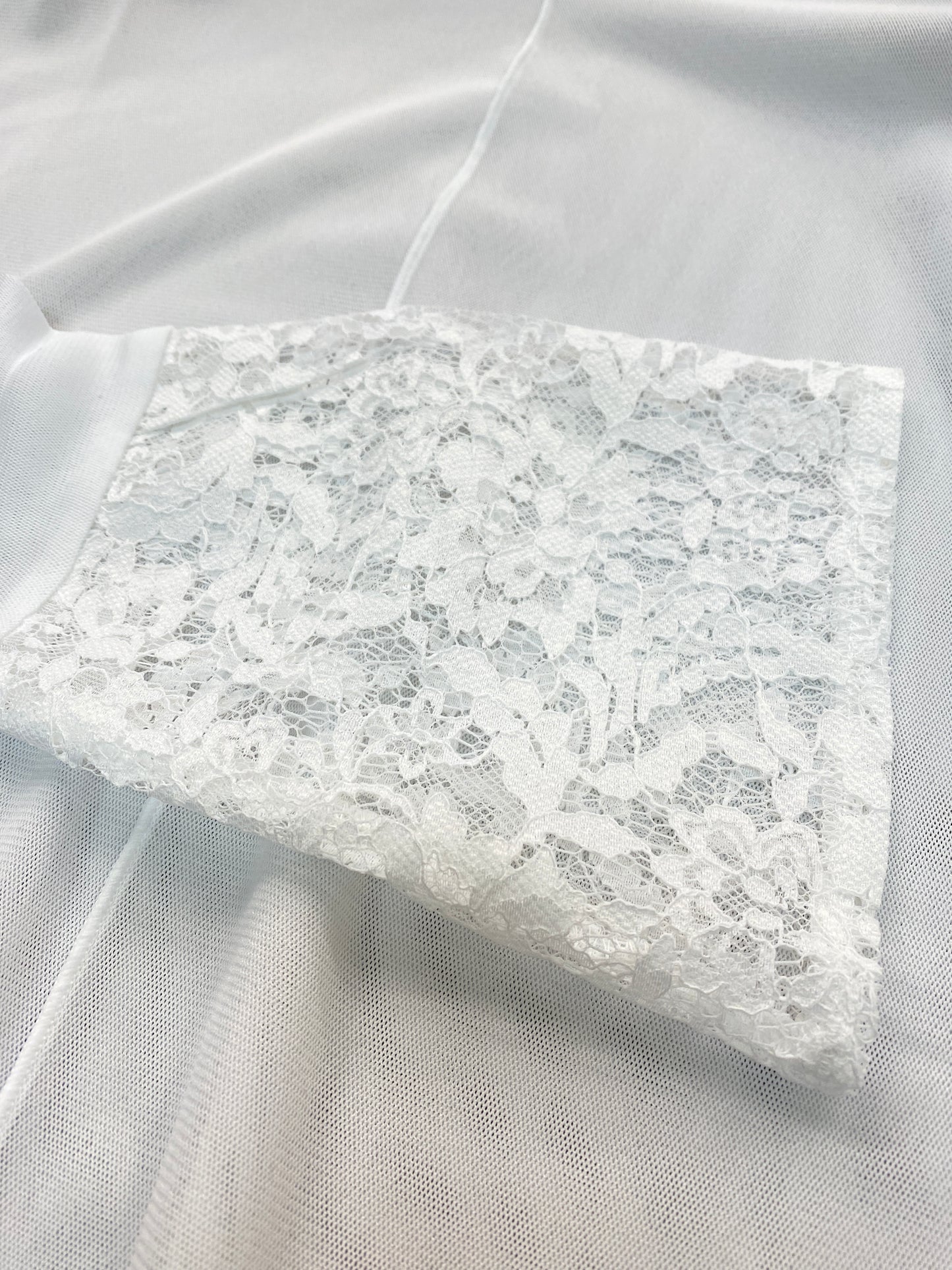 anana (アナナ) 袖口レース　メッシュニットクルーネックトップス A19-043