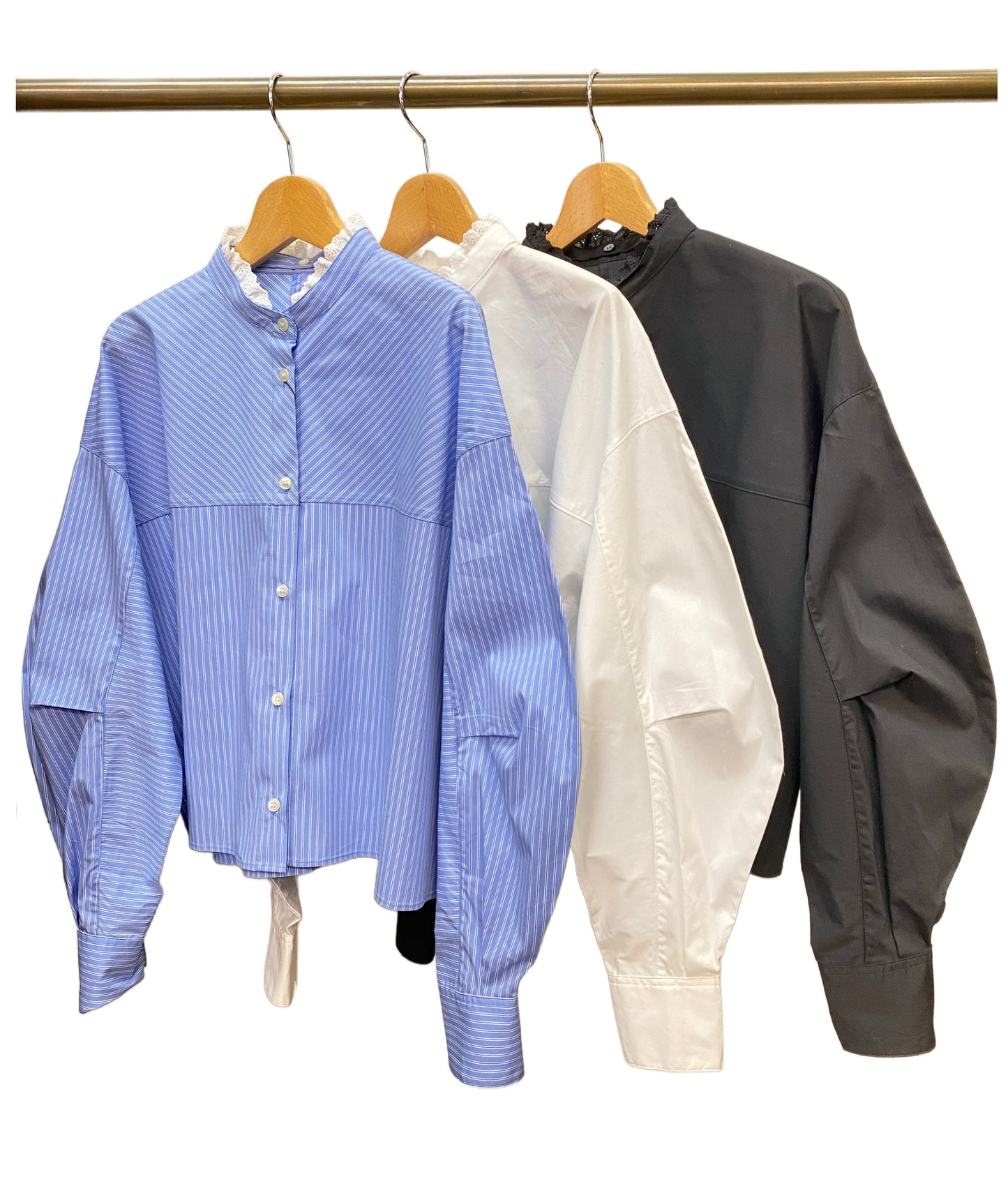 Audrey and John Wad（オードリーアンドジョンワッド) 着脱レース襟付きバンドカラーシャツ L6100