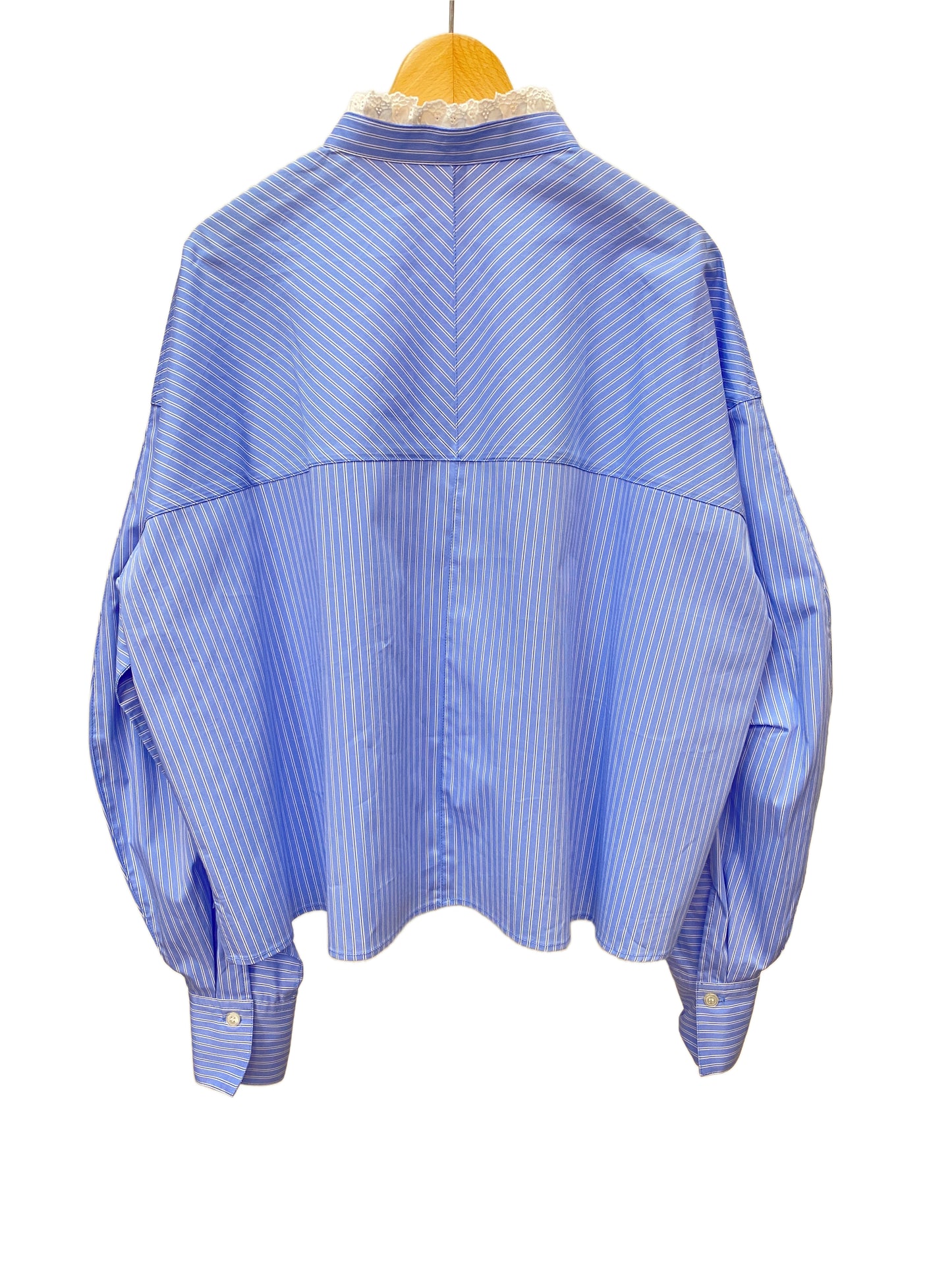 Audrey and John Wad（オードリーアンドジョンワッド) 着脱レース襟付きバンドカラーシャツ L6100