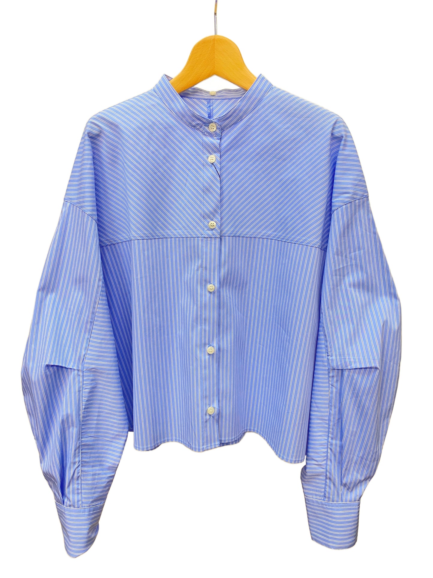 Audrey and John Wad（オードリーアンドジョンワッド) 着脱レース襟付きバンドカラーシャツ L6100