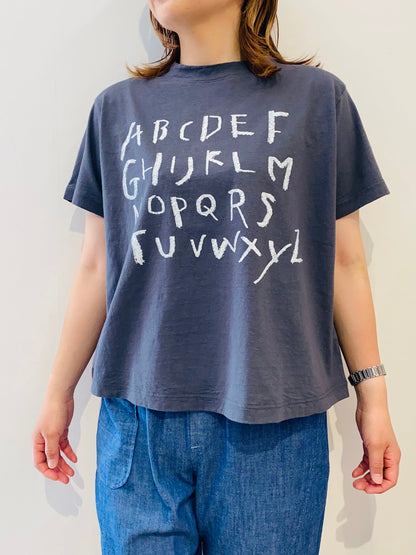 tumugu (ツムグ) ラフィ天竺プリントTシャツ TC25201